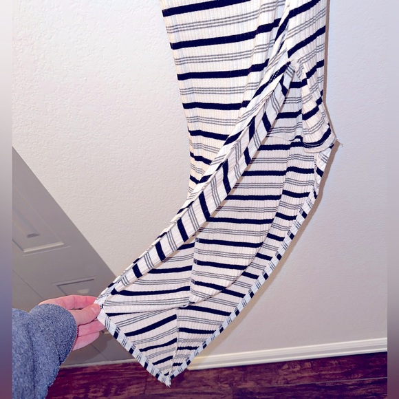 Windsor Black and White Striped Cap Sleeve Bodycon Midi Dress with High Slit - Picture 3 of 6